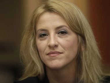 Εργαζόμενοι Ευαγγελισμού για Ρένα Δούρου: «Η Περιφέρεια Αττικής στο ρόλο του σύγχρονου “Μαυρογιαλούρου”»